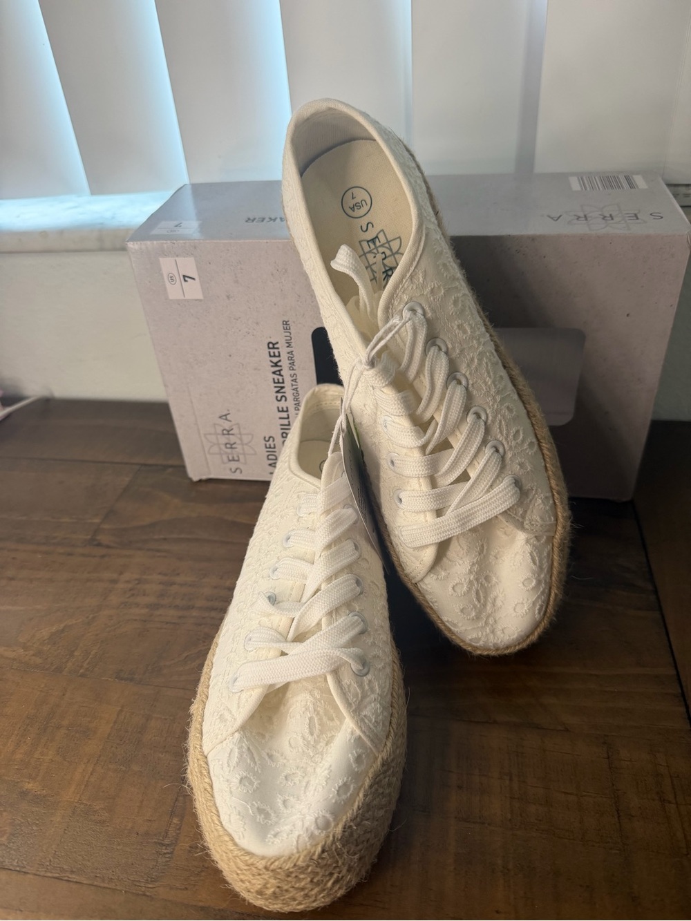Serra white embroidered espadrille sneakers women’s size 7 new sneakers
